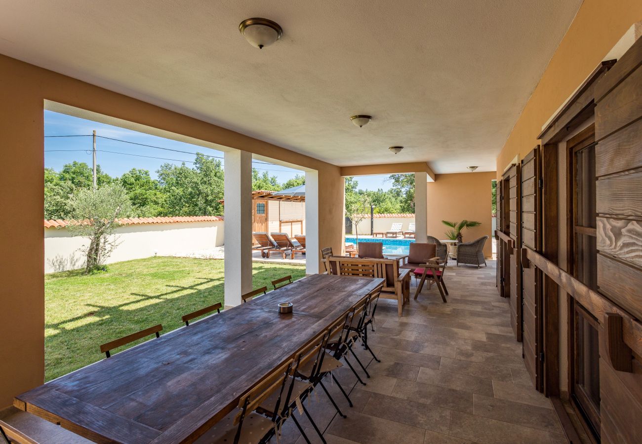 Вилла на Sveti Kirin - Villa Cirka in Central Istria for 12+2 persons with Pool Heating & pool table 