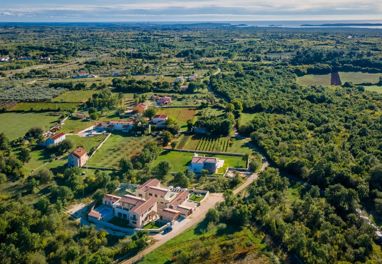 Вилла на Sveti Kirin - Villa Rajana for 14 persons with kids playground & pool heating in Central Istria