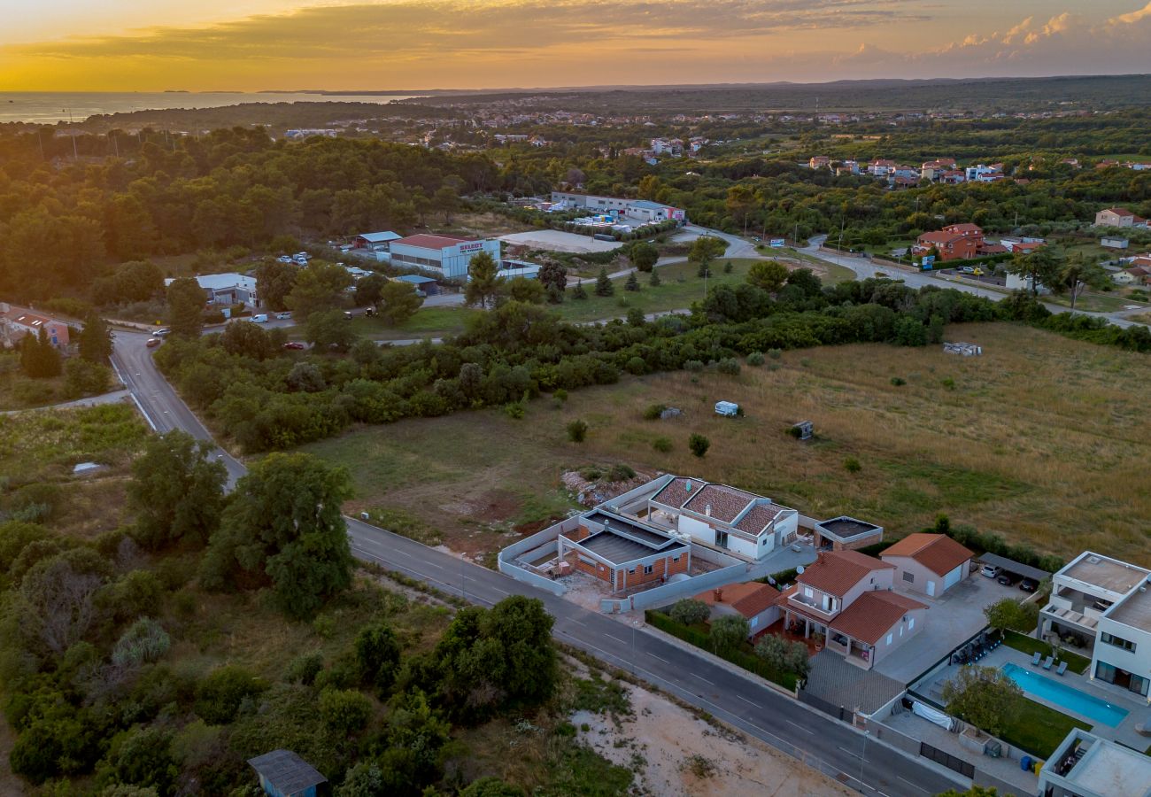 Вилла на Pula - Villa Luen near Pula with large garden and private pool for families