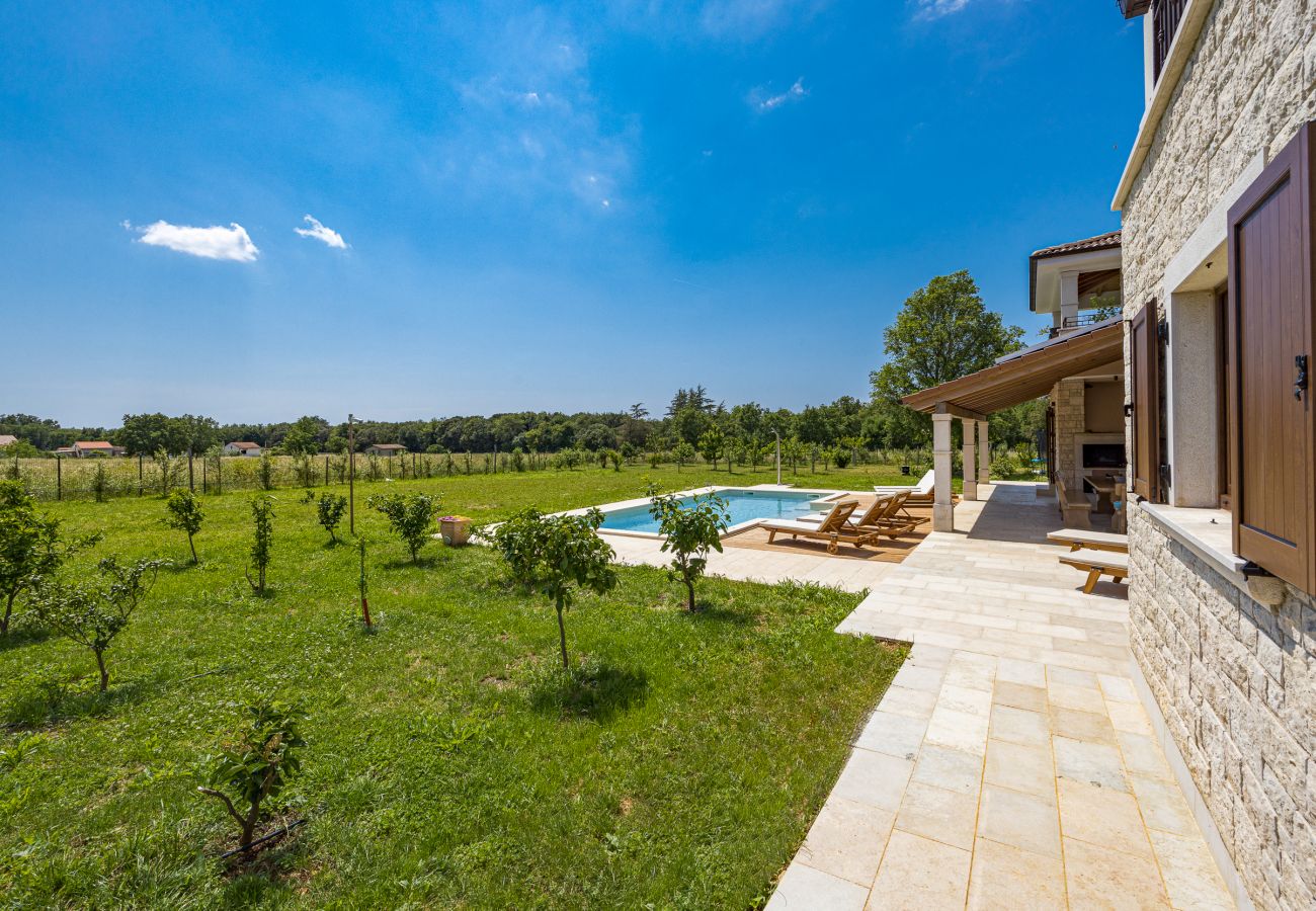 Вилла на Galižana - Villa Campagna near Fažana with 7.250m2 large garden and sauna