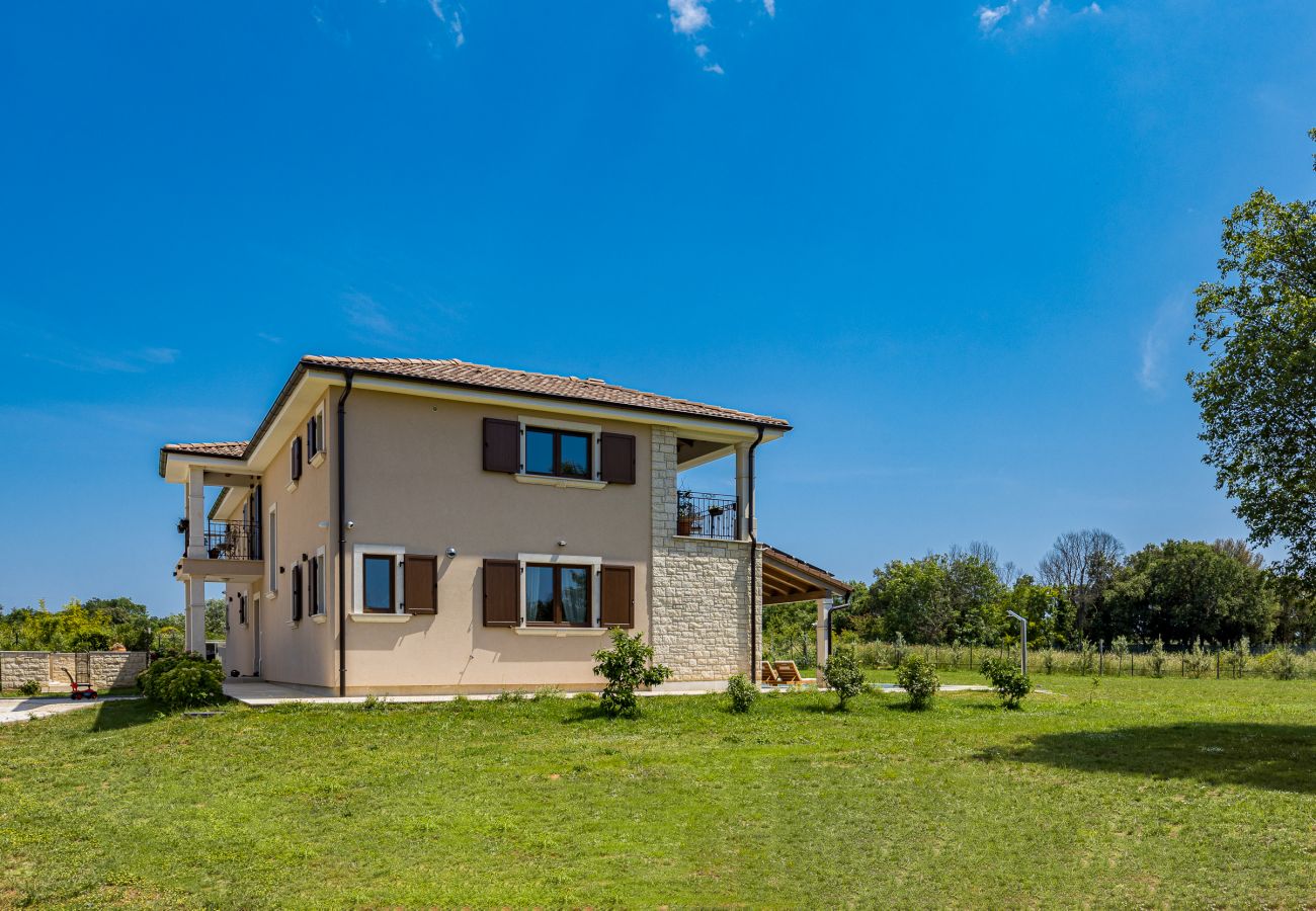 Вилла на Galižana - Villa Campagna near Fažana with 7.250m2 large garden and sauna