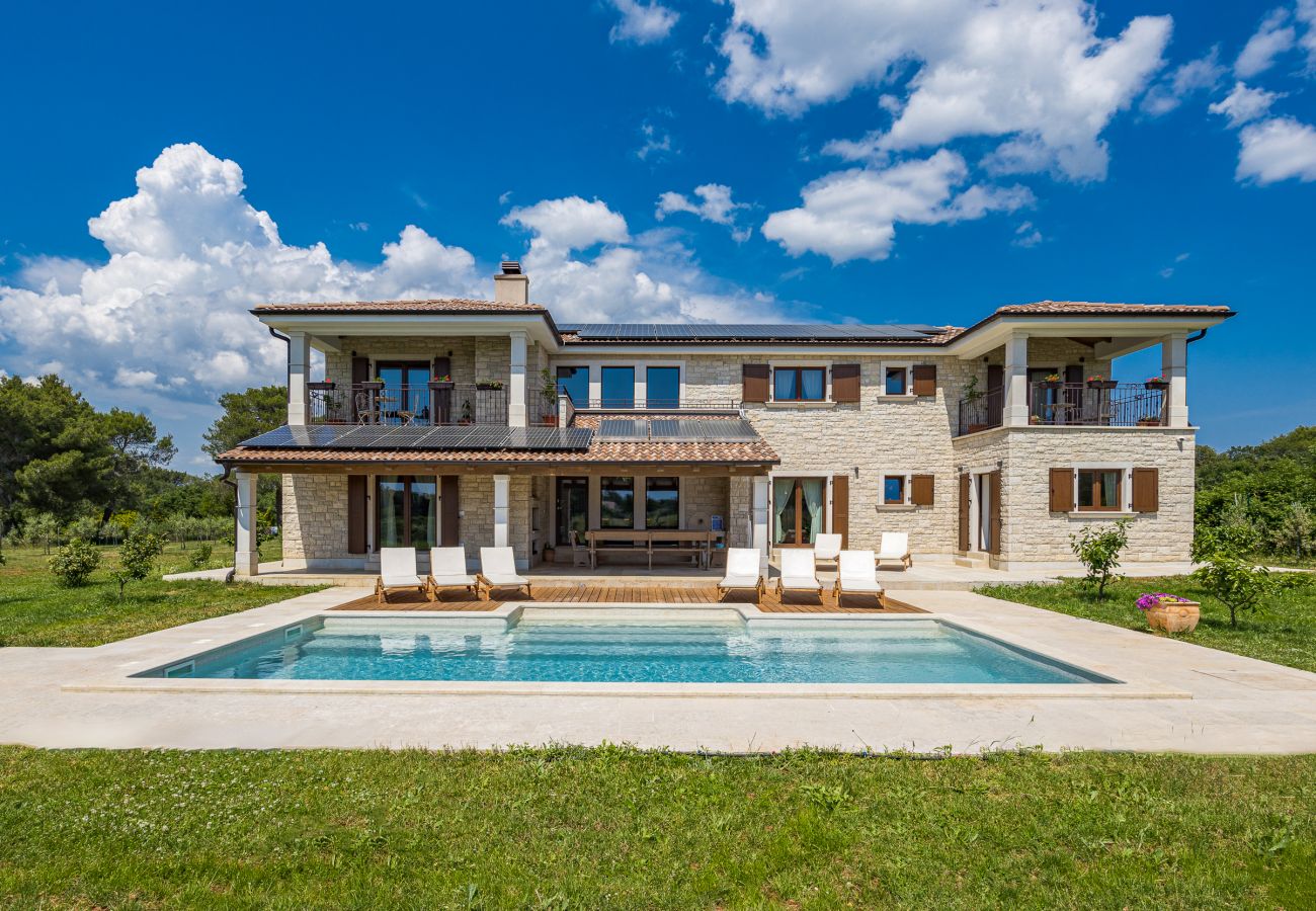 Вилла на Galižana - Villa Campagna near Fažana with 7.250m2 large garden and sauna