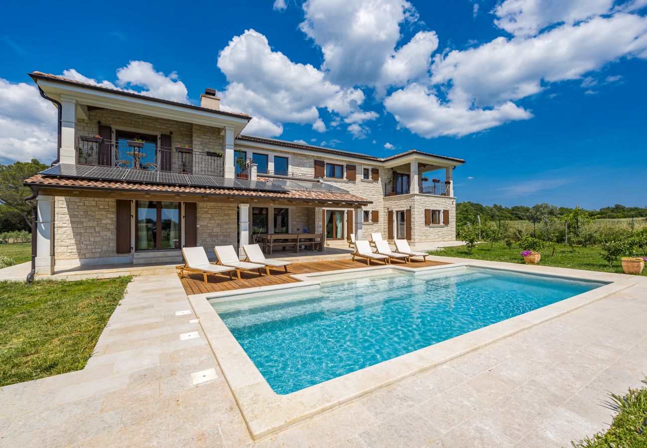 Вилла на Galižana - Villa Campagna near Fažana with 7.250m2 large garden and sauna