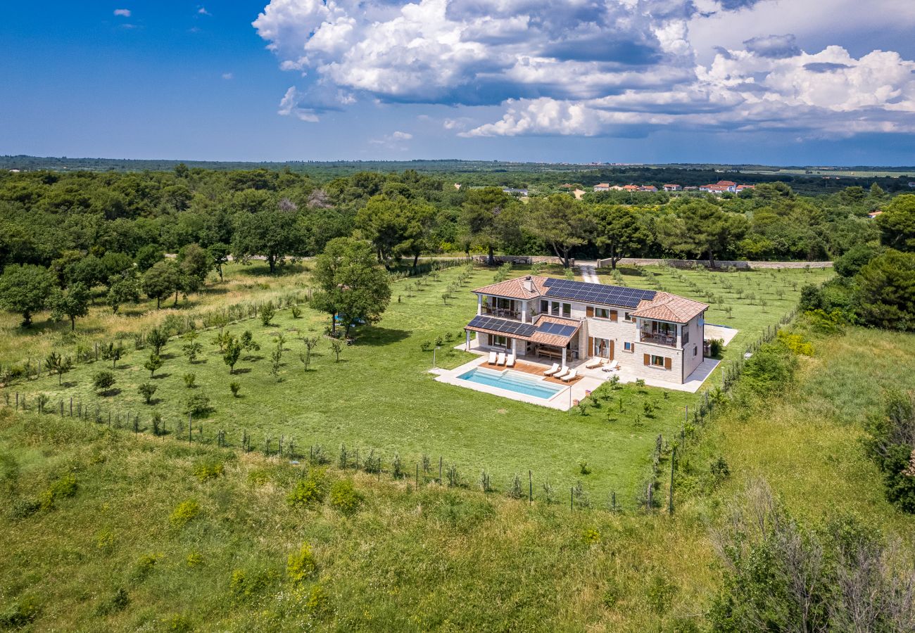 Вилла на Galižana - Villa Campagna near Fažana with 7.250m2 large garden and sauna