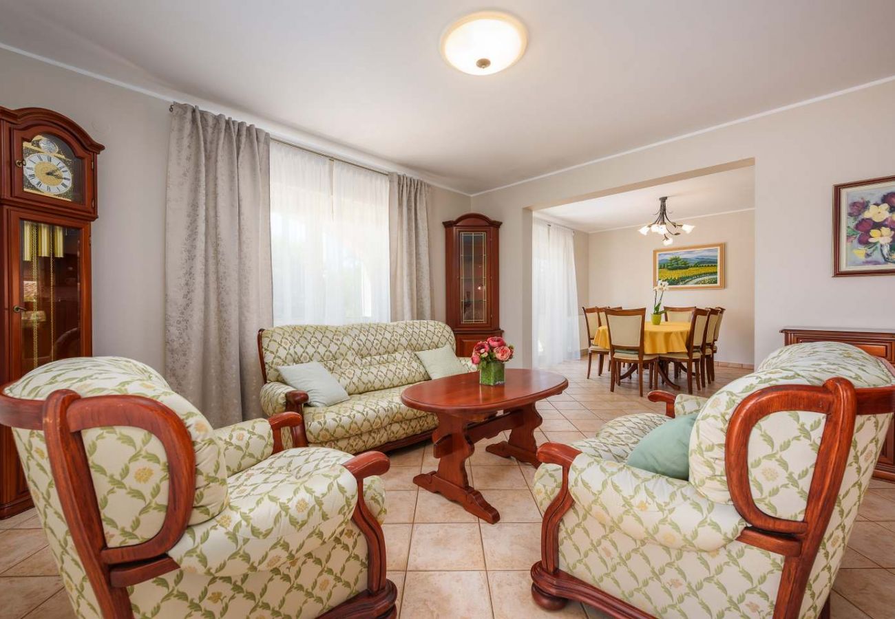 Вилла на Micetici - Villa Eufemia near Poreč with large garden and outdoor playground for kids