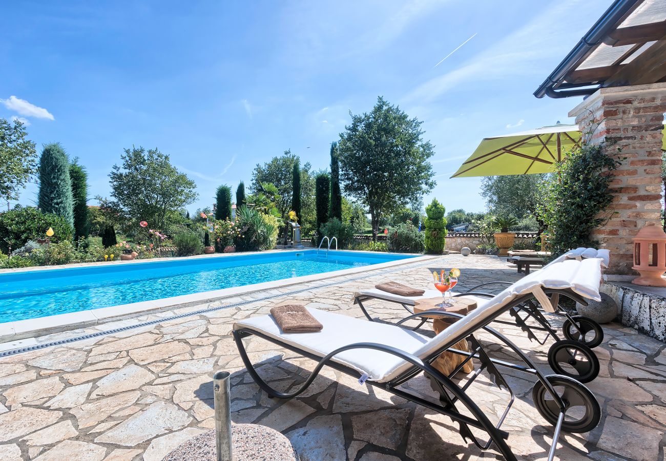 Вилла на Jehnici - Villa Karim near Poreč with large garden & 50 m2 private pool 