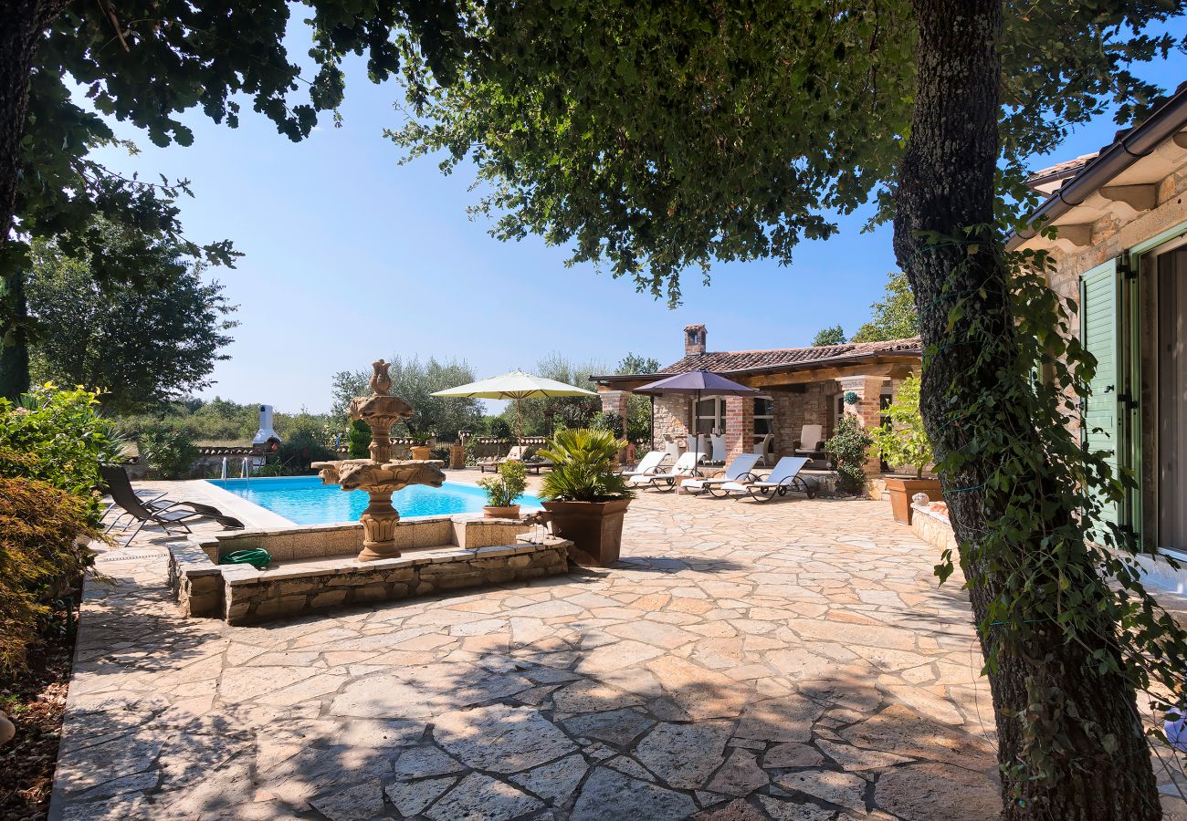 Вилла на Jehnici - Villa Karim near Poreč with large garden & 50 m2 private pool 