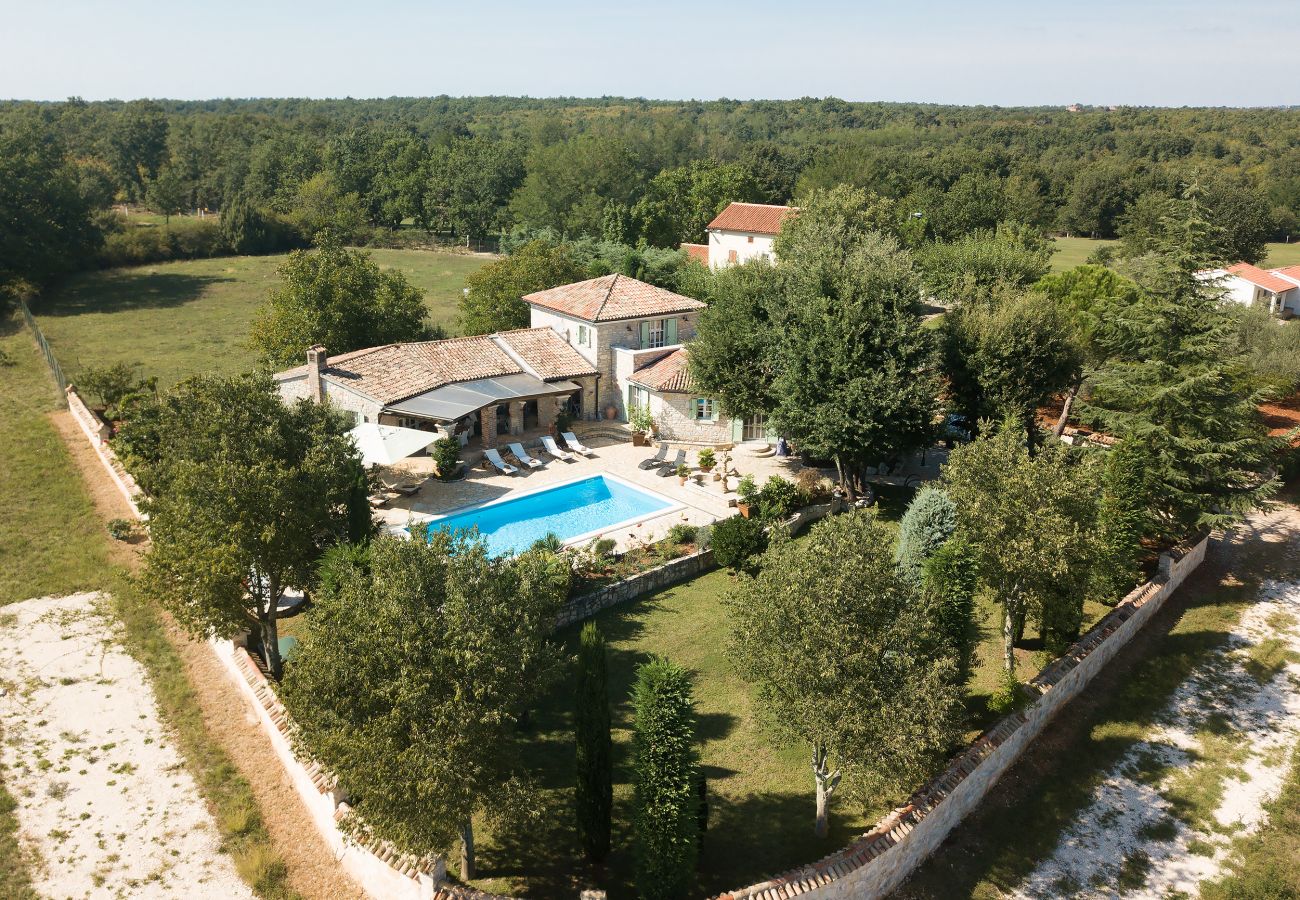 Вилла на Jehnici - Villa Karim near Poreč with large garden & 50 m2 private pool 