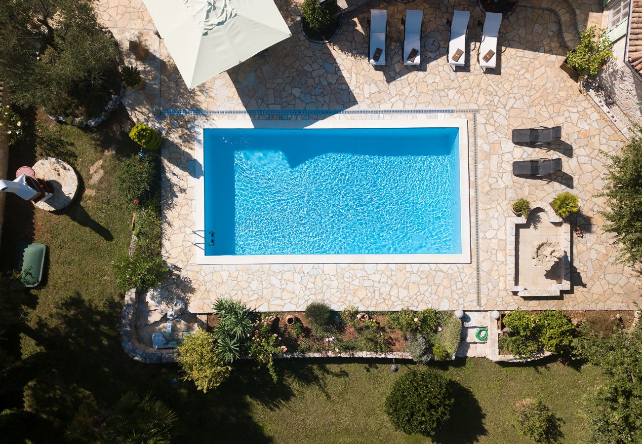 Вилла на Jehnici - Villa Karim near Poreč with large garden & 50 m2 private pool 