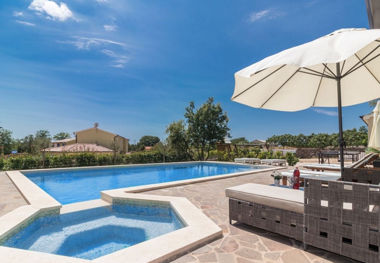 Вилла на Mužini - Villa Martha in Central Istria with private pool - wellness / table tennis for 12 persons