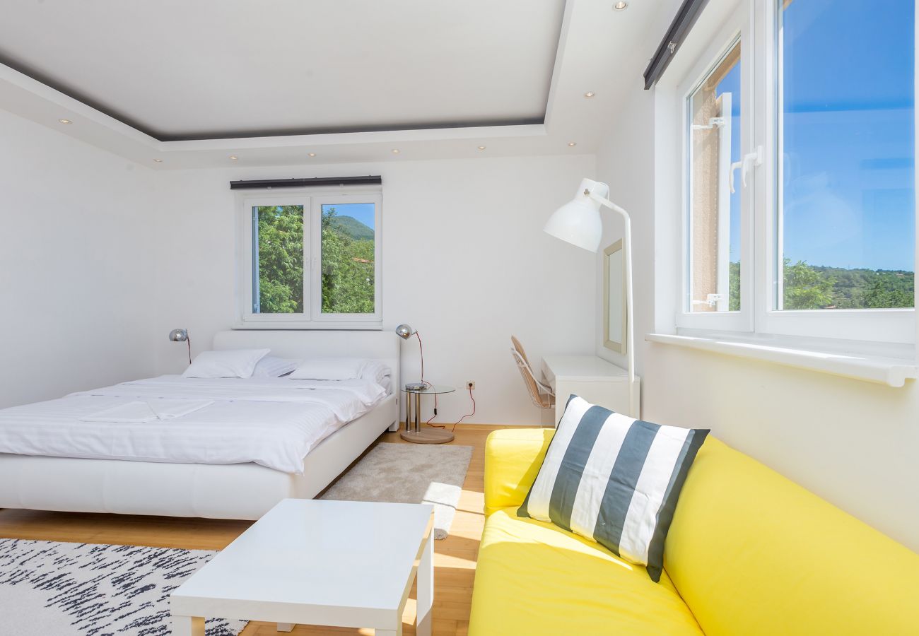 Вилла на Opatija - Villa Sveti Petar near Opatija for 10 persons with sea view & whirlpool 