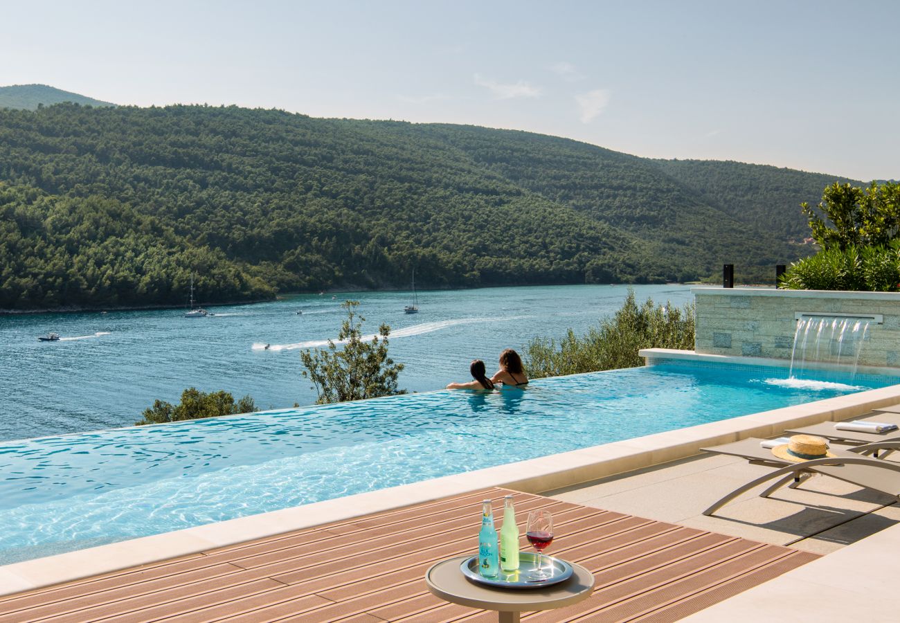 Вилла на Duga Luka - Villa Vlastelini II near Labin - Rabac with sea view, beachfront and wellness