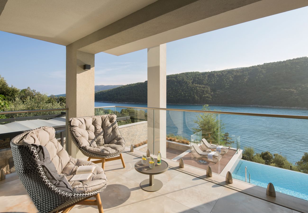 Вилла на Duga Luka - Villa Vlastelini II near Labin - Rabac with sea view, beachfront and wellness