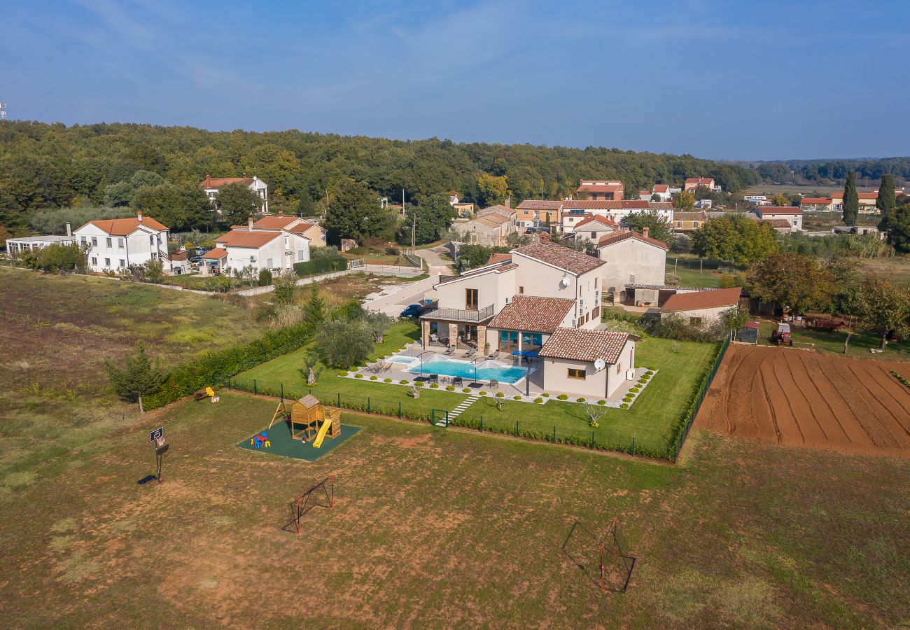 Вилла на Loborika - Villa Mattuzzi near Pula with large garden, kids playground and whirlpool