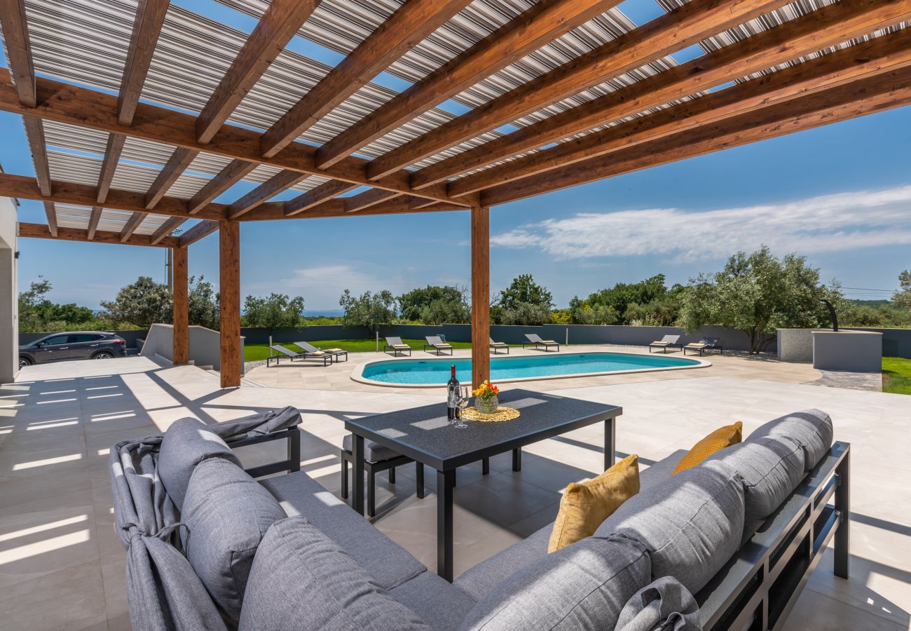 Вилла на Krnica - Villa Posidonia near Pula with sea view and surrounded by olive trees