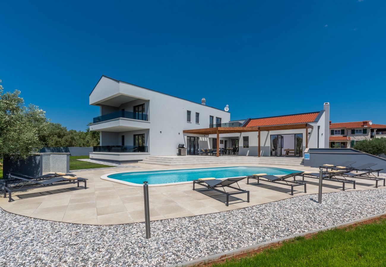 Вилла на Krnica - Villa Posidonia near Pula with sea view and surrounded by olive trees