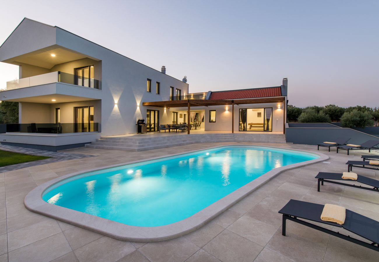 Вилла на Krnica - Villa Posidonia near Pula with sea view and surrounded by olive trees