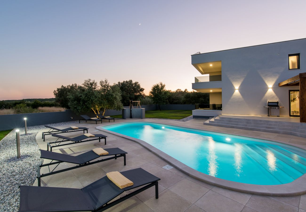 Вилла на Krnica - Villa Posidonia near Pula with sea view and surrounded by olive trees