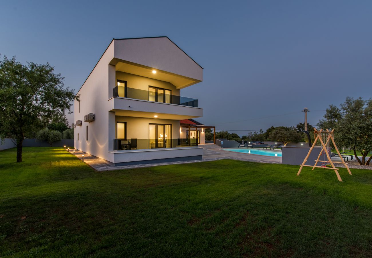 Вилла на Krnica - Villa Posidonia near Pula with sea view and surrounded by olive trees