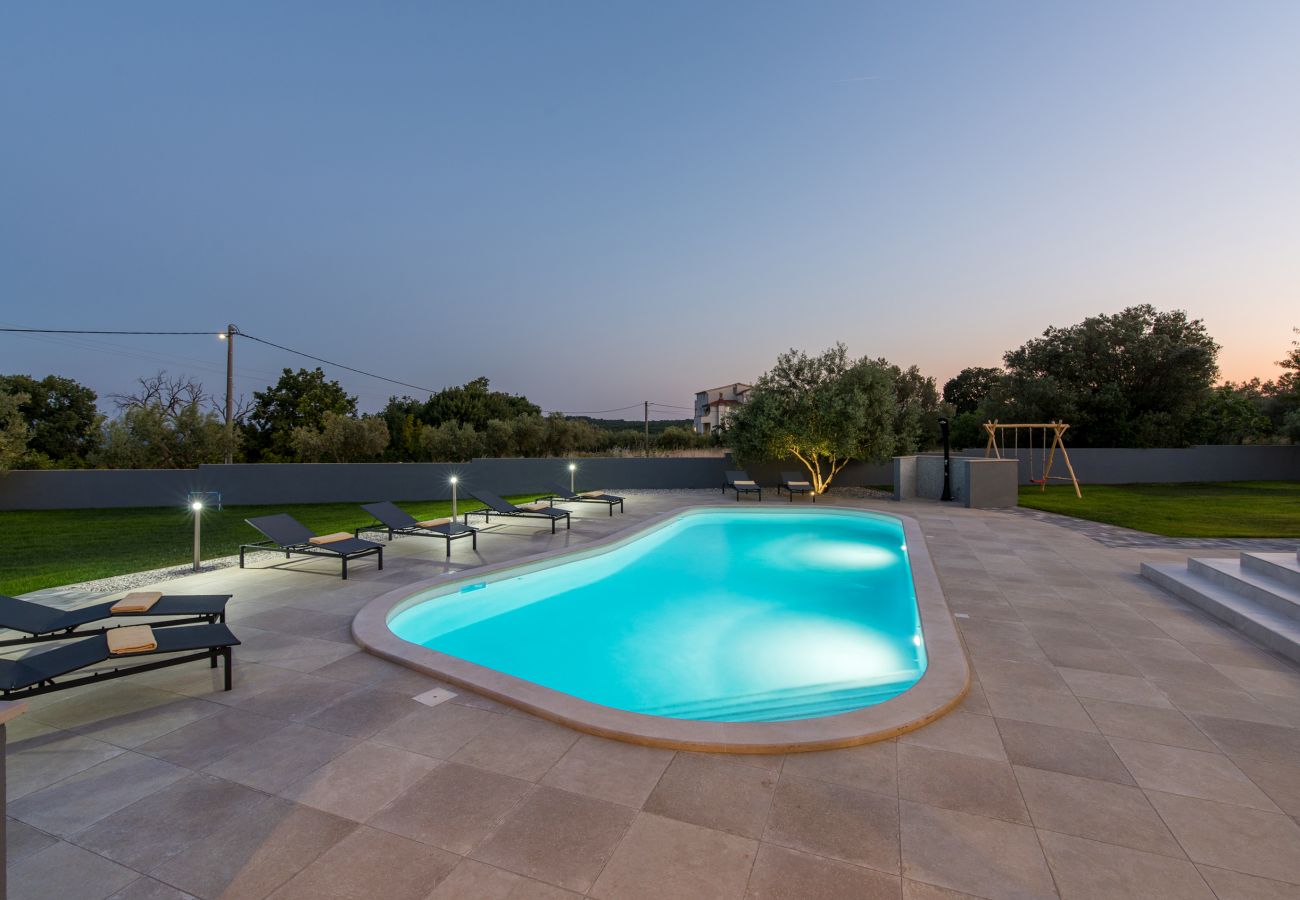 Вилла на Krnica - Villa Posidonia near Pula with sea view and surrounded by olive trees