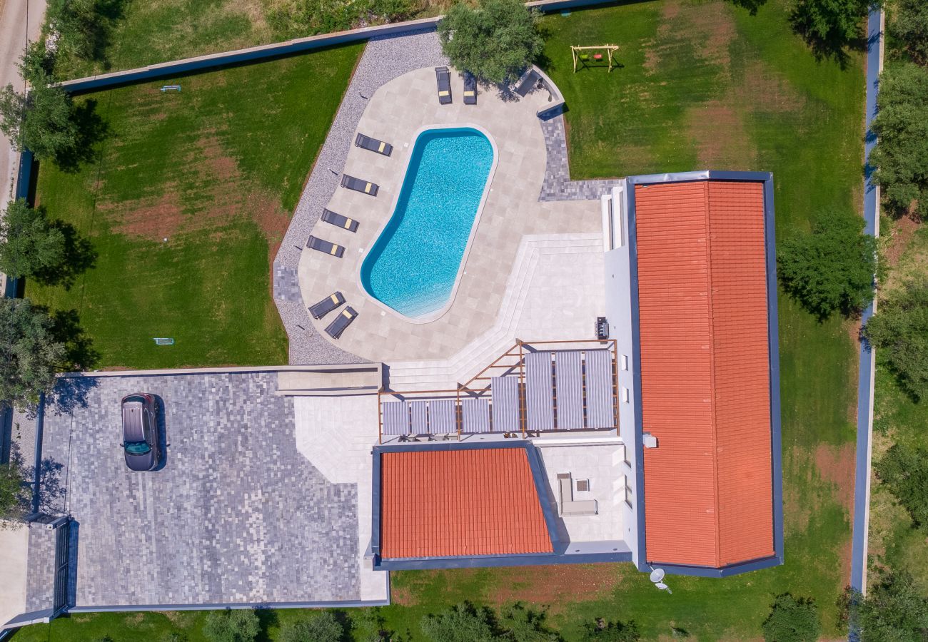 Вилла на Krnica - Villa Posidonia near Pula with sea view and surrounded by olive trees