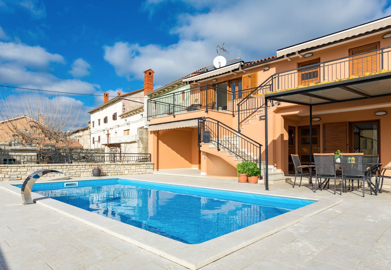 Вилла на Juršici - Villa Ana in Central Istria for 12 persons with private saltwater Pool