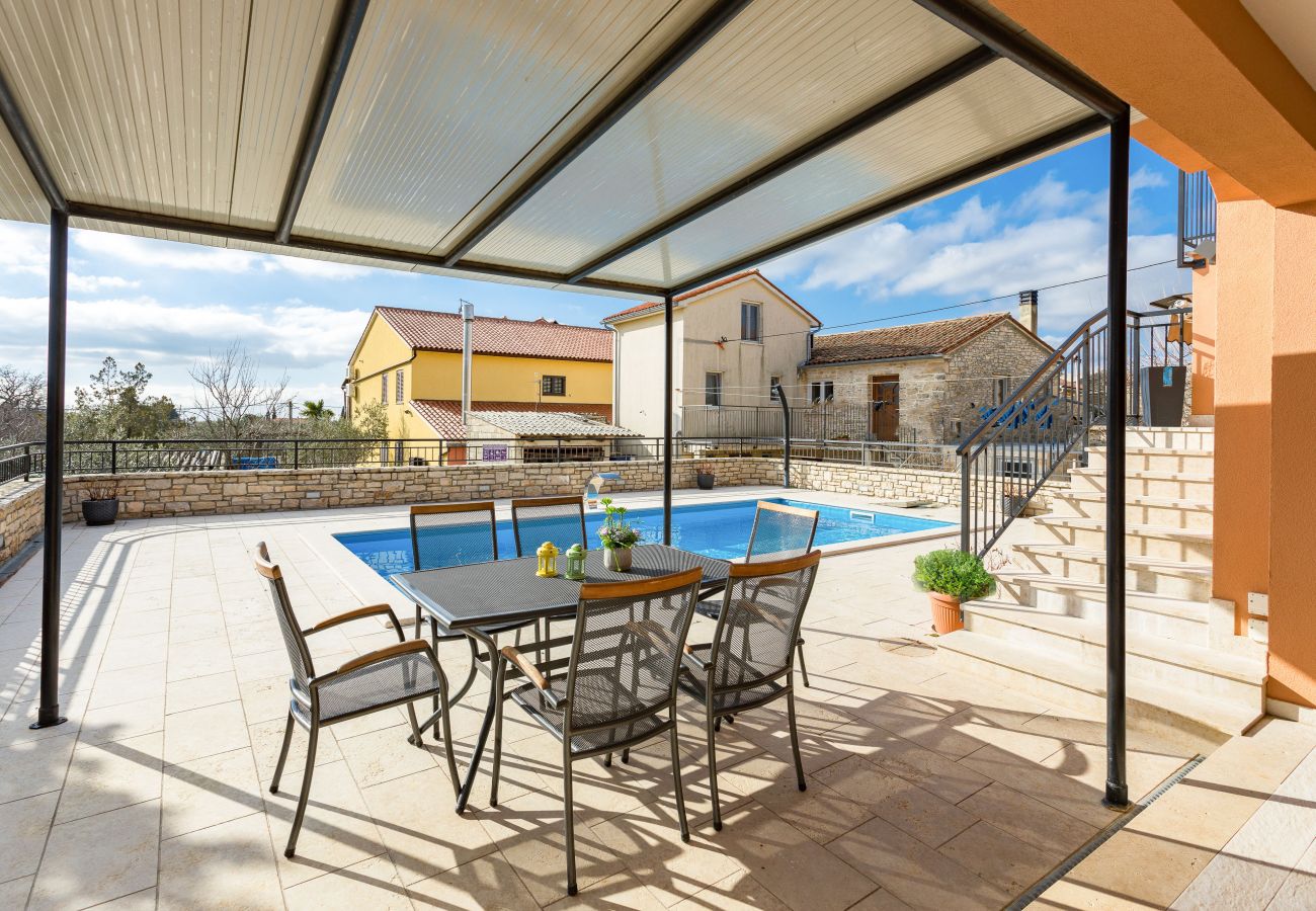 Вилла на Juršici - Villa Ana in Central Istria for 12 persons with private saltwater Pool