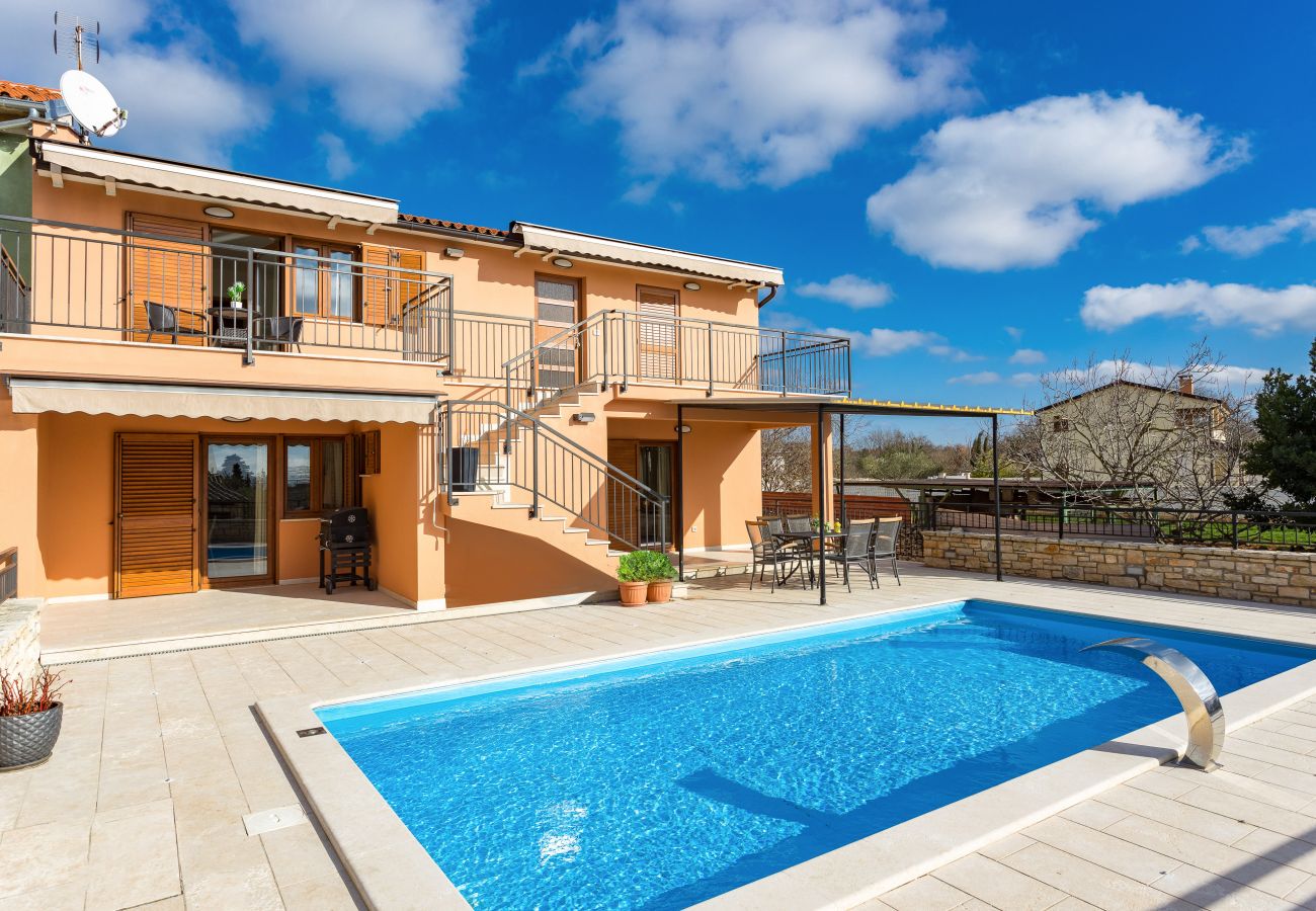 Вилла на Juršici - Villa Ana in Central Istria for 12 persons with private saltwater Pool