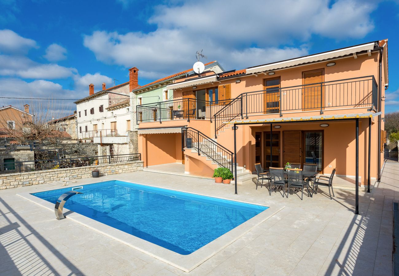 Вилла на Juršici - Villa Ana in Central Istria for 12 persons with private saltwater Pool