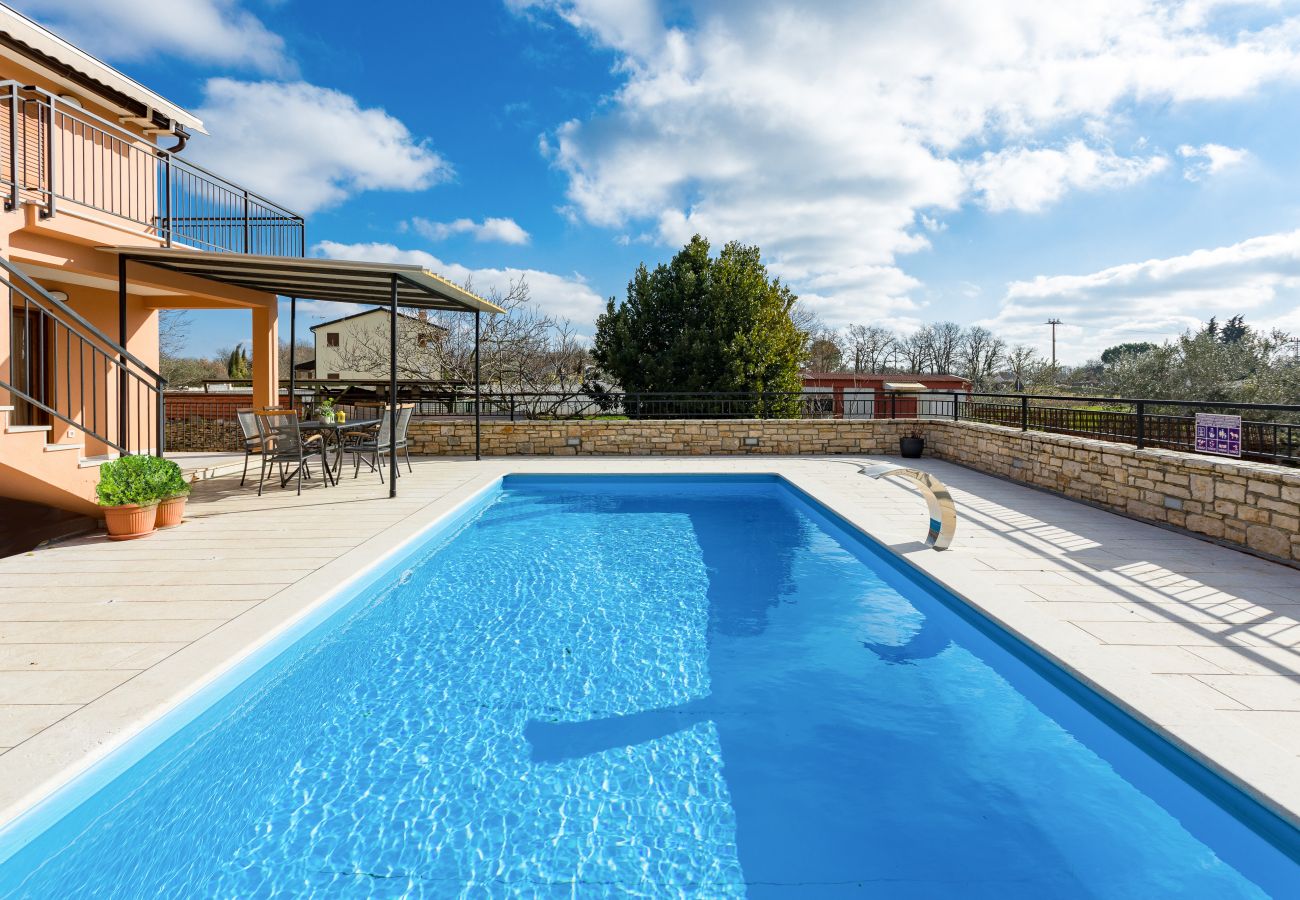 Вилла на Juršici - Villa Ana in Central Istria for 12 persons with private saltwater Pool