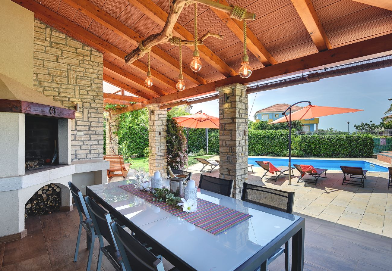 Вилла на Bužinija - Villa Sunset with sea view for 6 persons near Novigrad