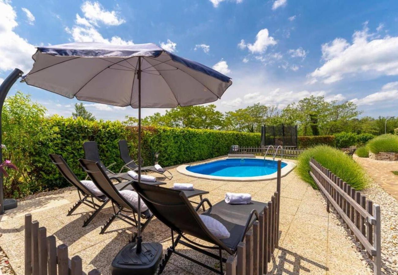 Вилла на Oprtalj - Casa Sara and Sasha near Motovun with private pool - pet friendly truffle paradise