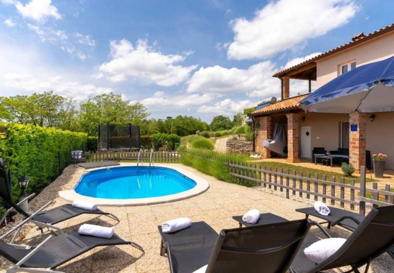 Вилла на Oprtalj - Casa Sara and Sasha near Motovun with private pool - pet friendly truffle paradise