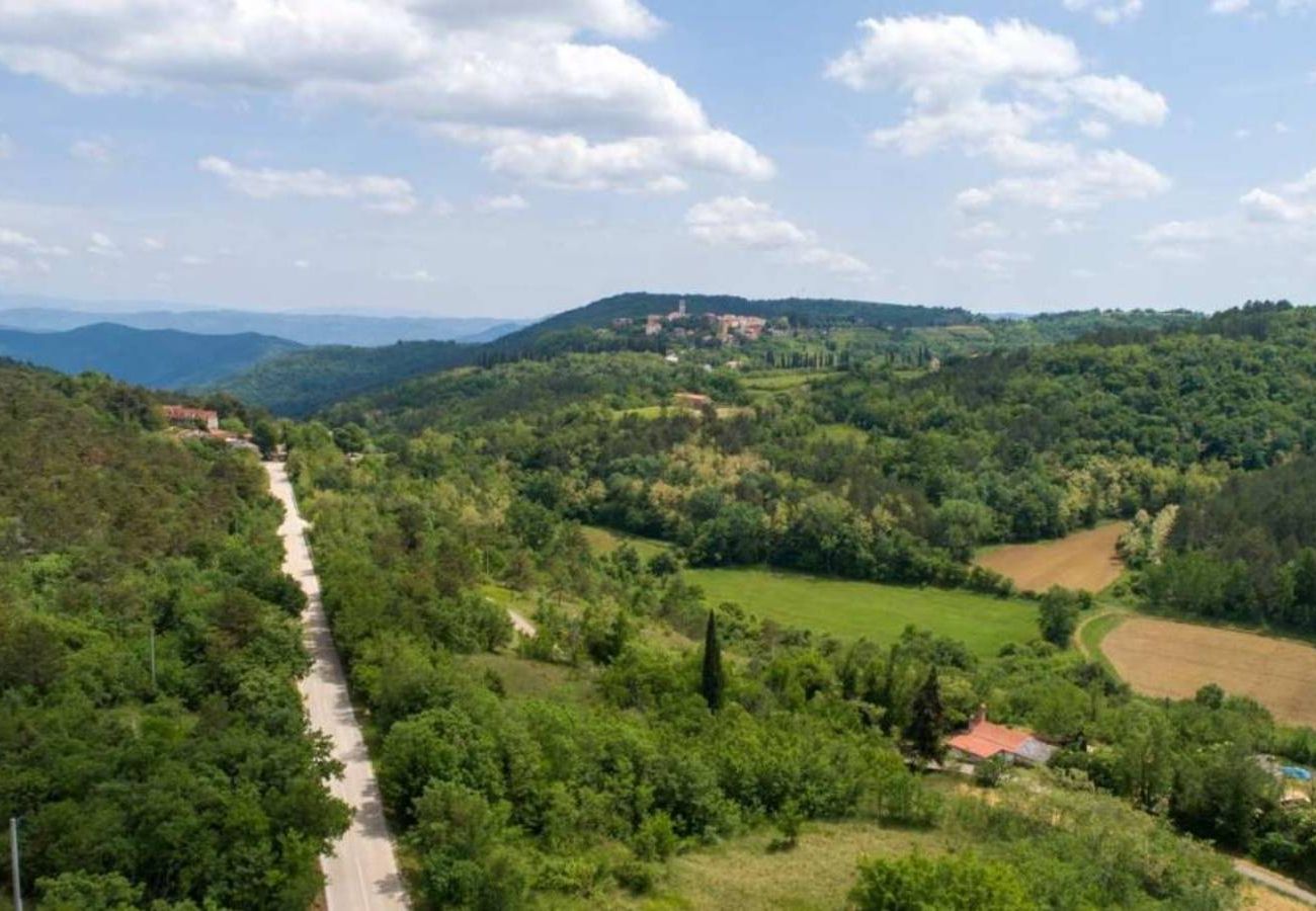 Вилла на Oprtalj - Casa Sara and Sasha near Motovun with private pool - pet friendly truffle paradise