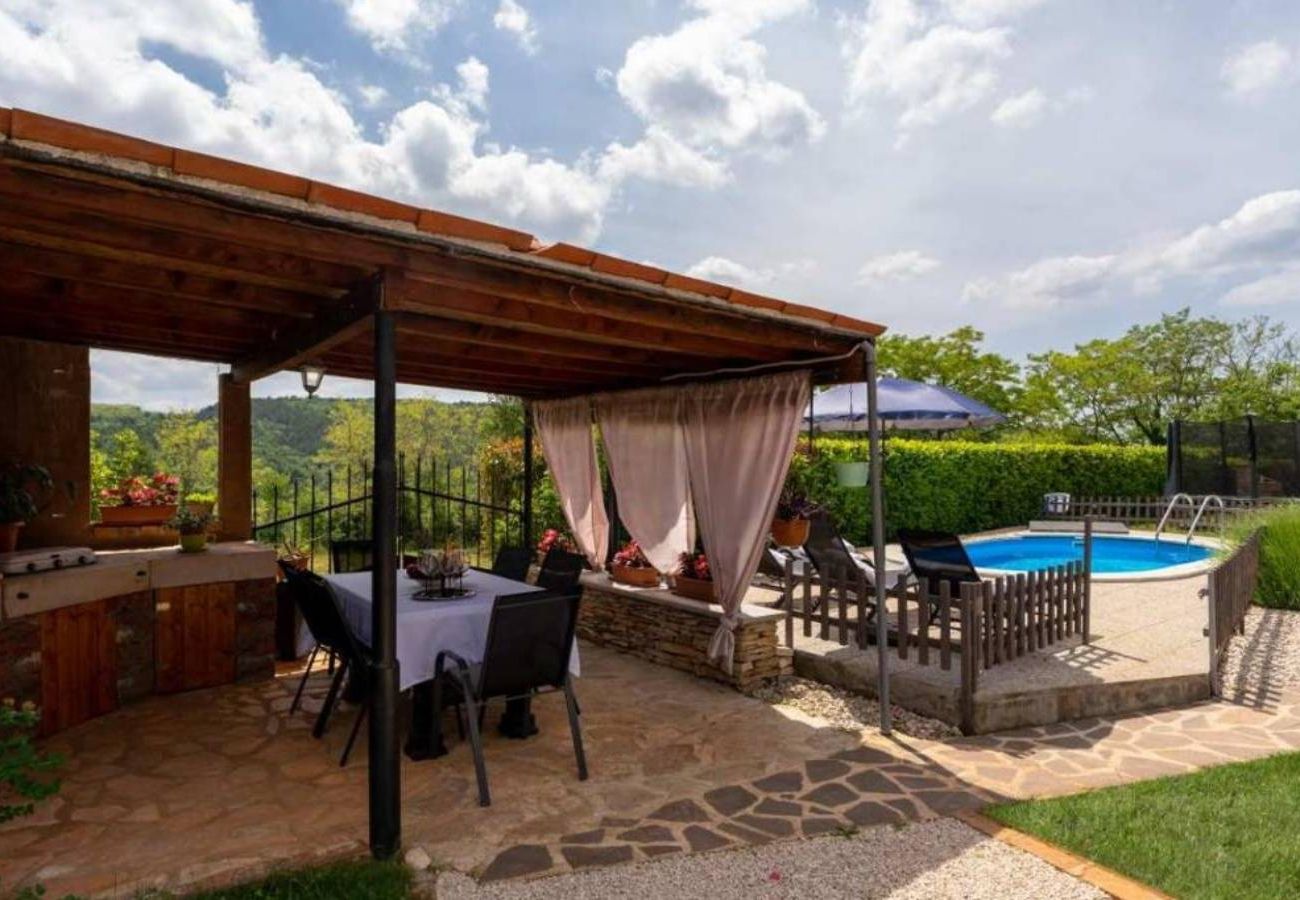 Вилла на Oprtalj - Casa Sara and Sasha near Motovun with private pool - pet friendly truffle paradise