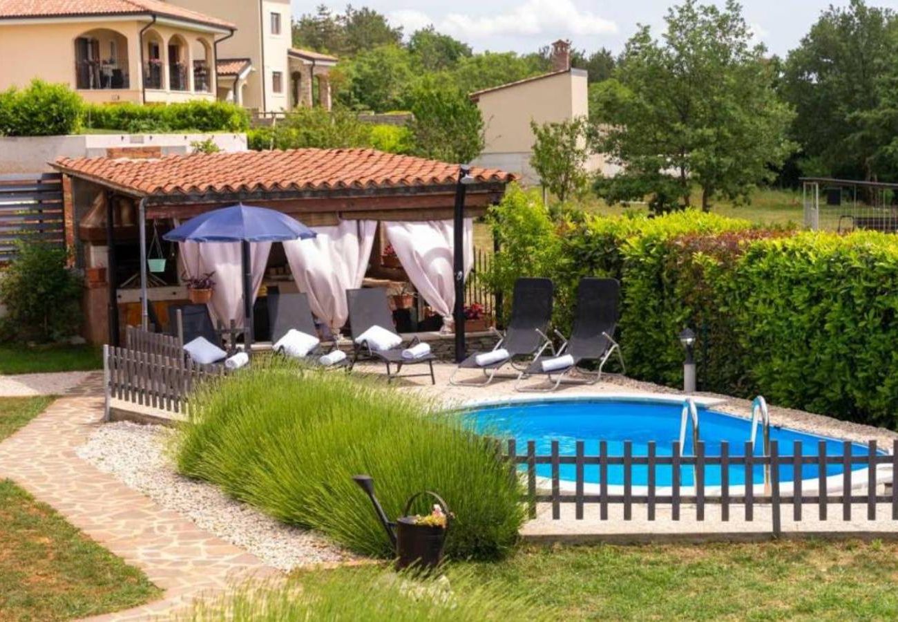 Вилла на Oprtalj - Casa Sara and Sasha near Motovun with private pool - pet friendly truffle paradise