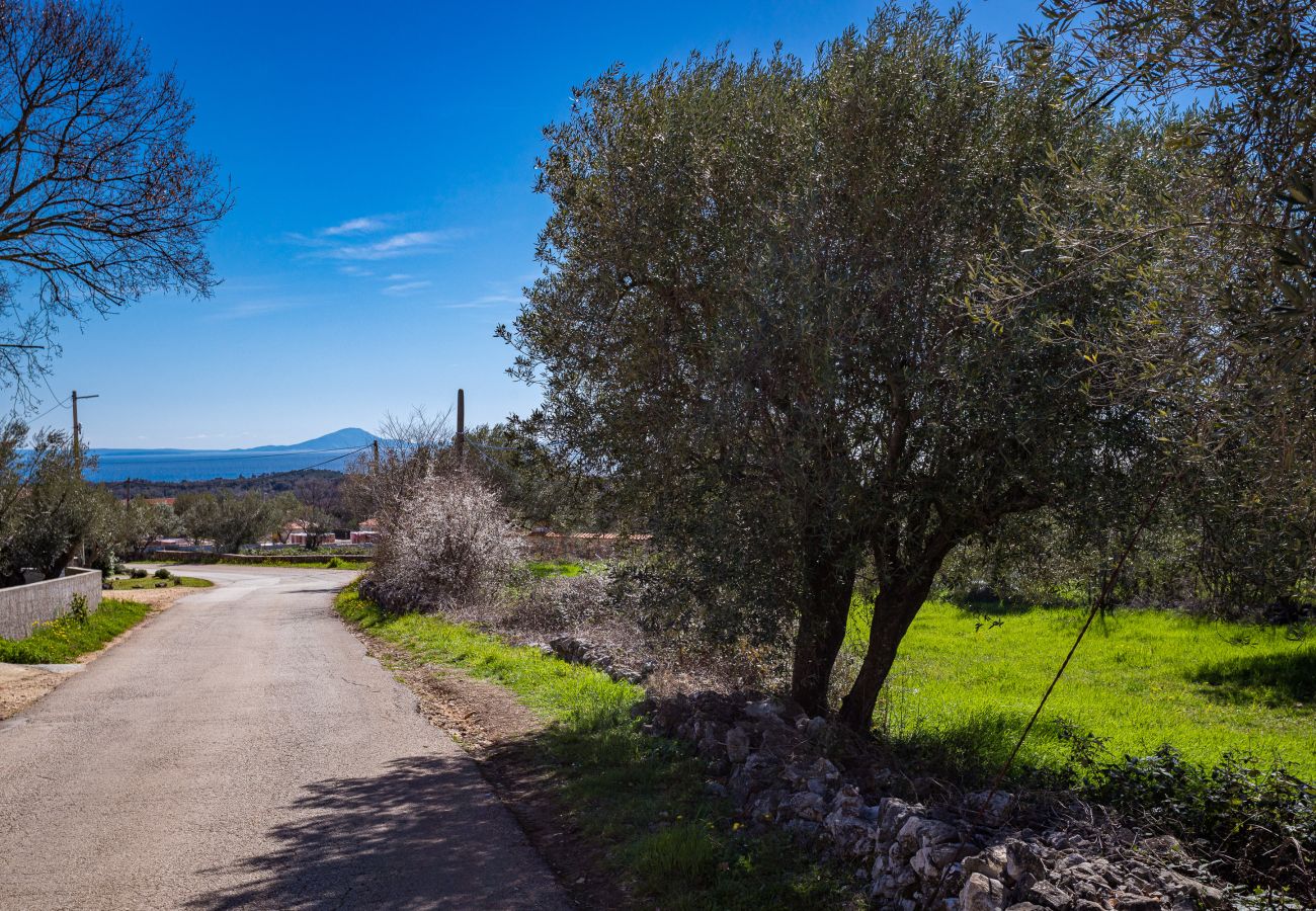 Вилла на Peruški - Villa Ogradina near Pula with sea view for 5 persons only 3 km from the Beach