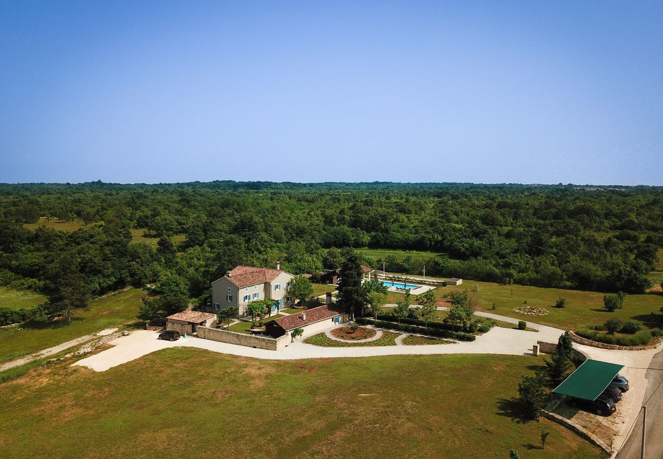 Вилла на Cabrunici - Stancija Cabrunici in Central Istria with large garden and Wellness