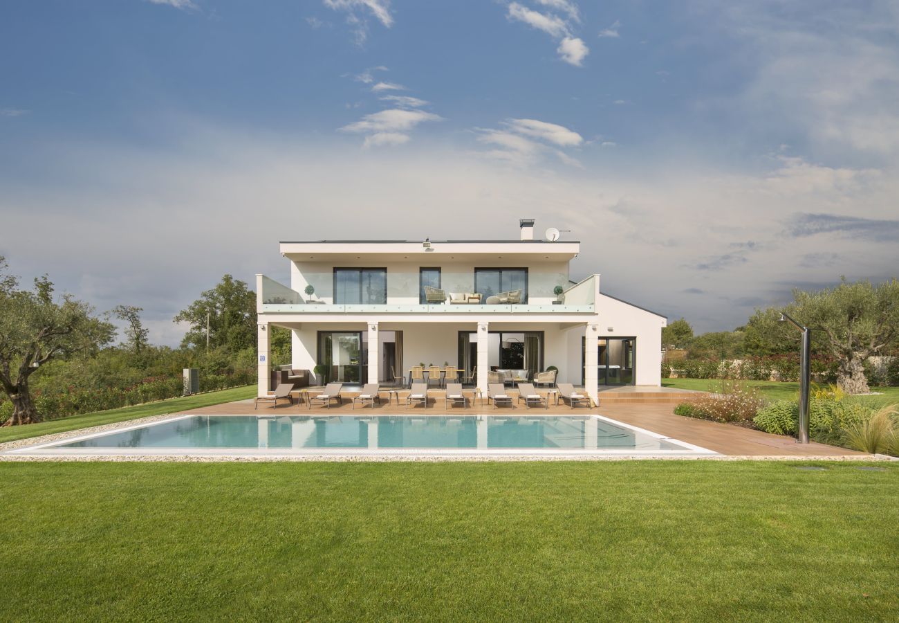 Вилла на Rapavel - Luxury Villa Gianno in Central Istria with large garden, sauna and whirlpool