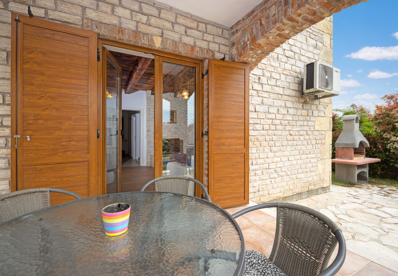 Вилла на Cabrunici - Villa Aldore in Central Istria for 6 persons with private pool