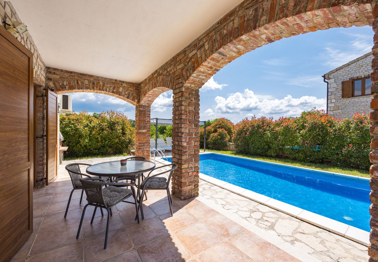 Вилла на Cabrunici - Villa Aldore in Central Istria for 6 persons with private pool