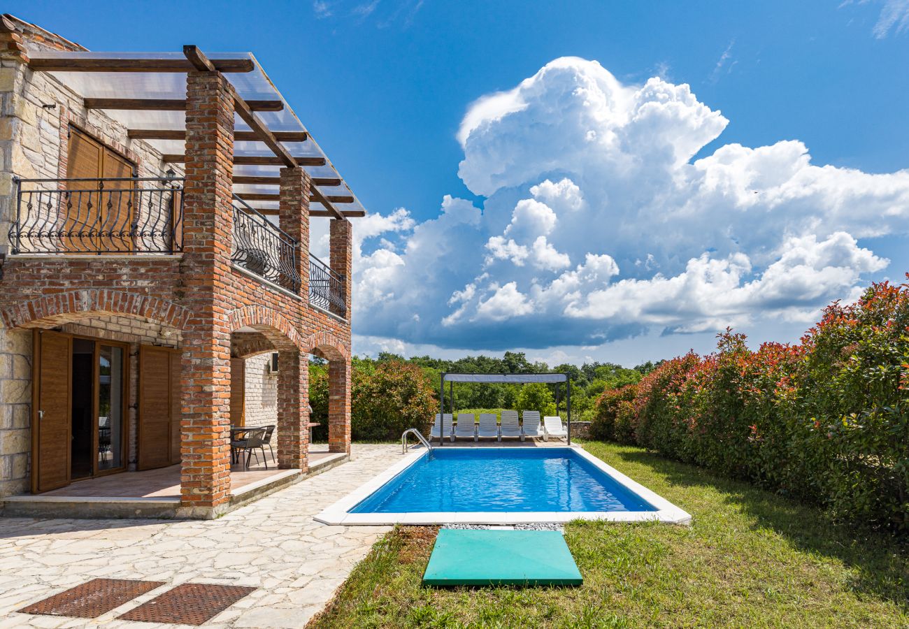 Вилла на Cabrunici - Villa Aldore in Central Istria for 6 persons with private pool