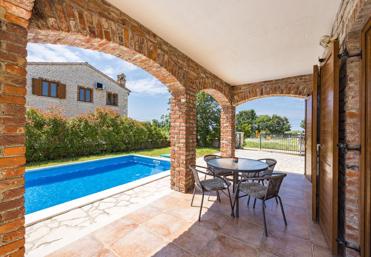 Вилла на Cabrunici - Villa Aldore in Central Istria for 6 persons with private pool