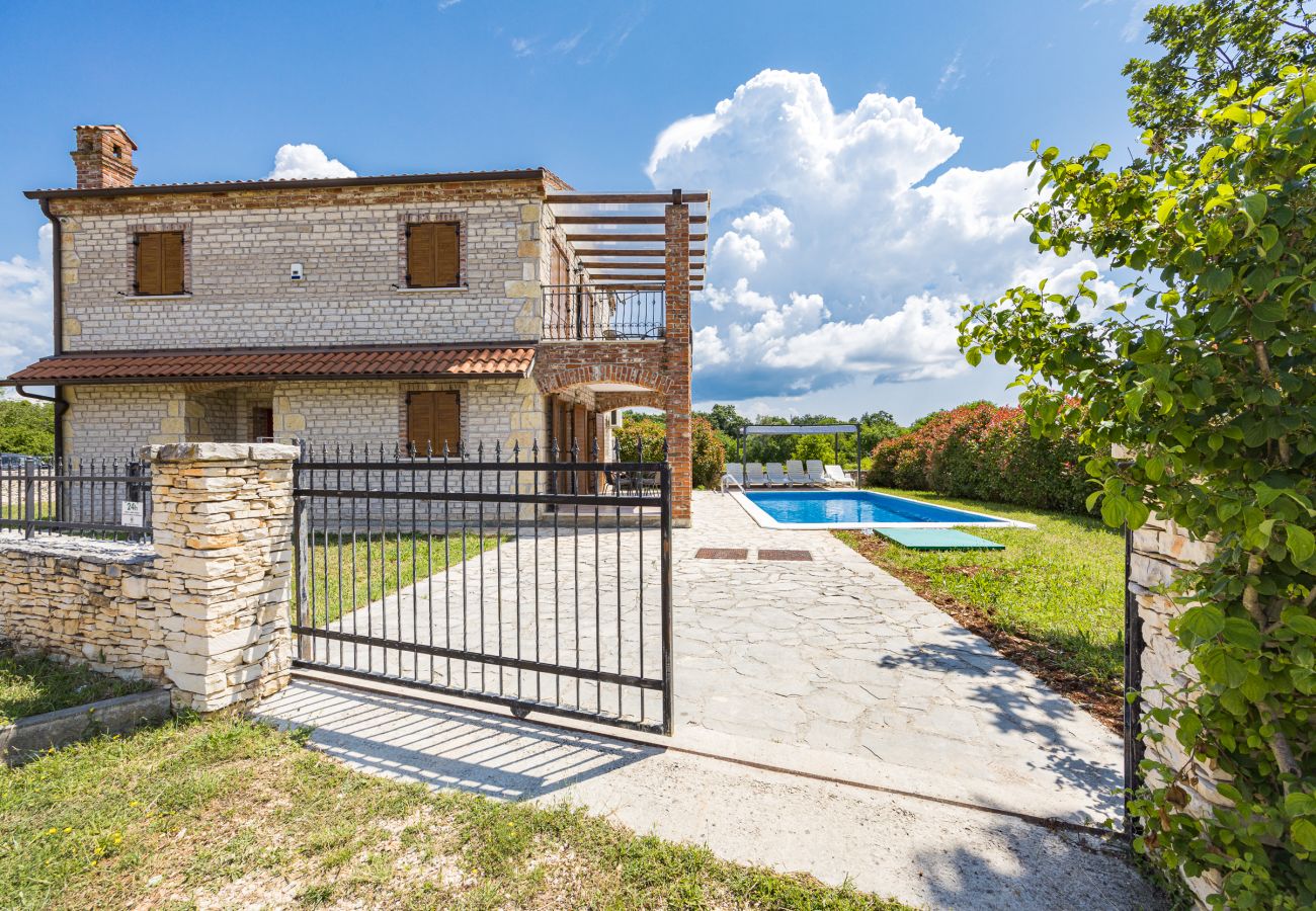 Вилла на Cabrunici - Villa Aldore in Central Istria for 6 persons with private pool