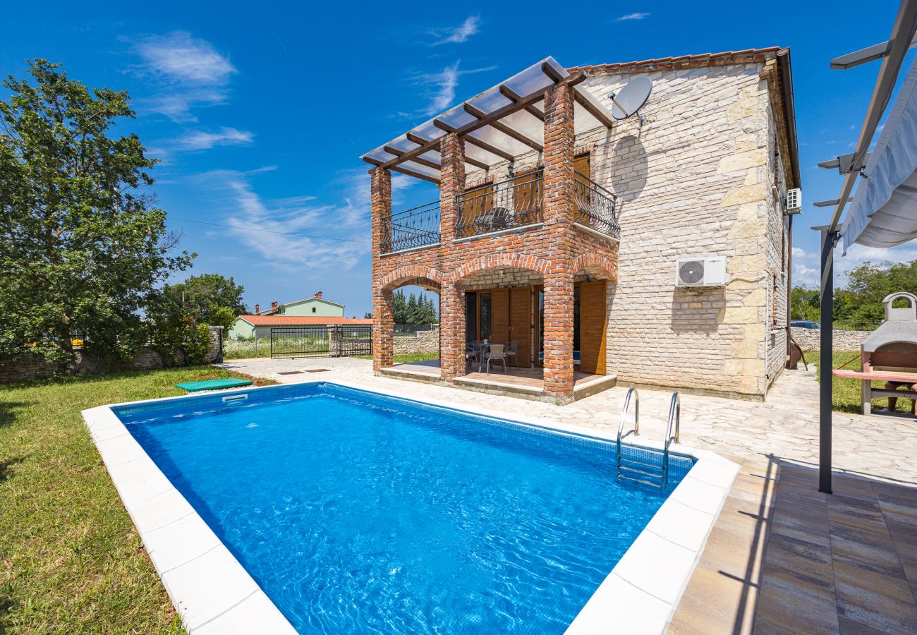 Вилла на Cabrunici - Villa Aldore in Central Istria for 6 persons with private pool