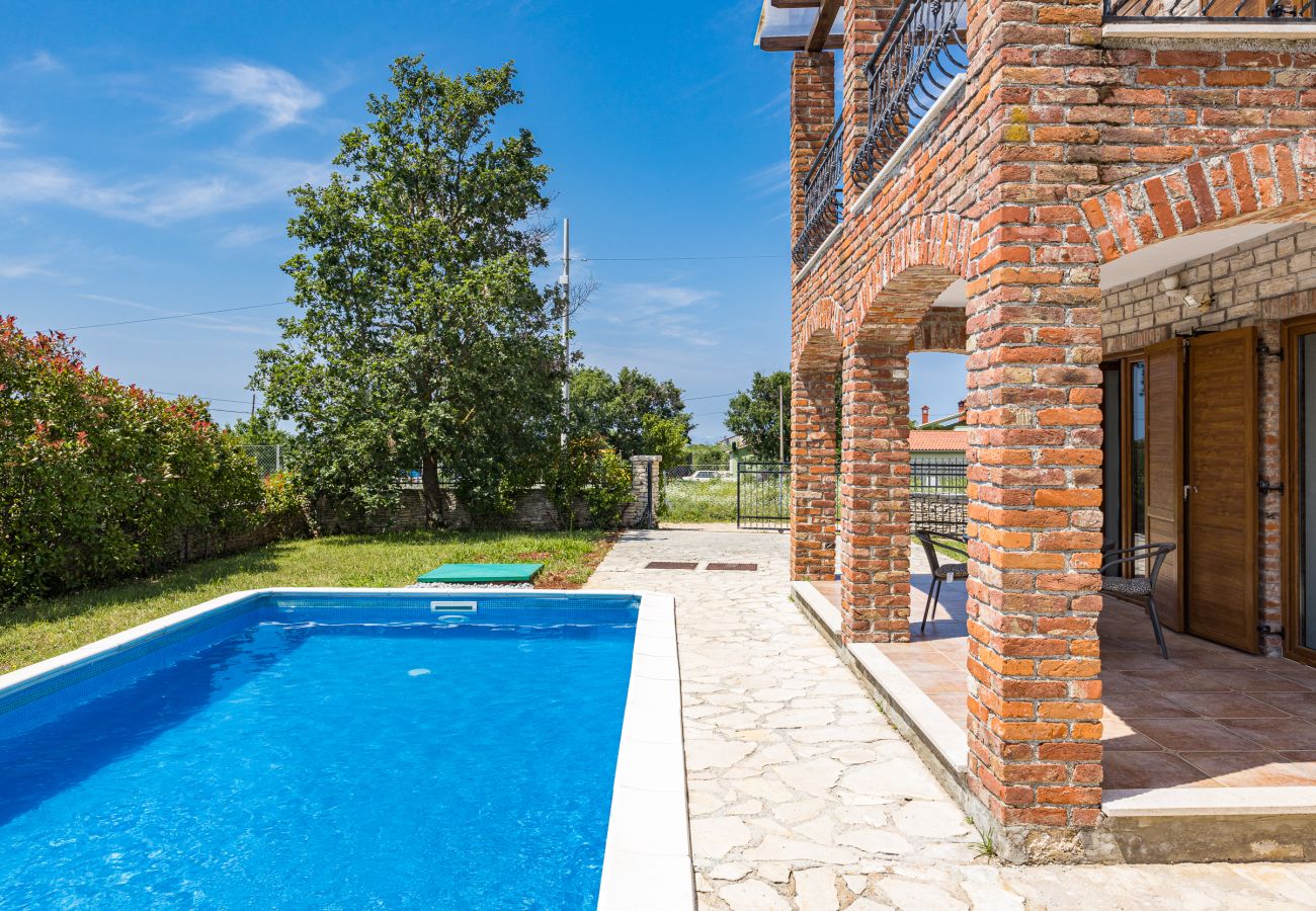 Вилла на Cabrunici - Villa Aldore in Central Istria for 6 persons with private pool