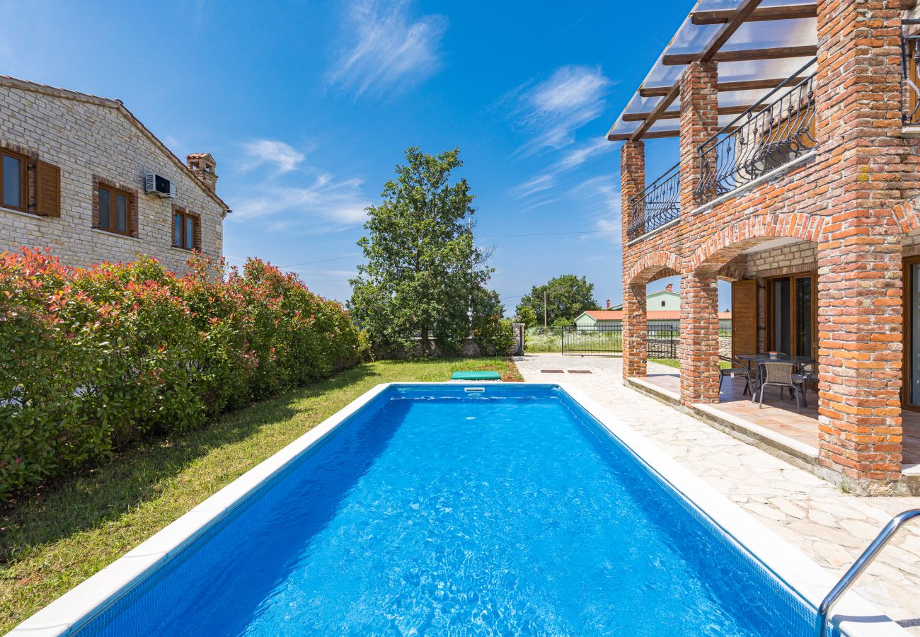 Вилла на Cabrunici - Villa Aldore in Central Istria for 6 persons with private pool