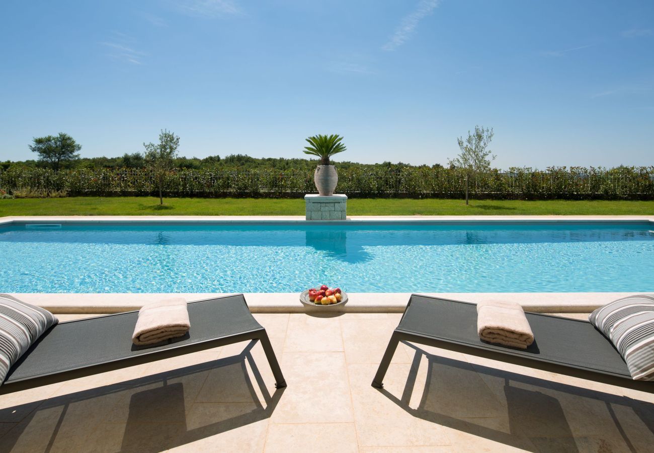 Вилла на Ladici - Villa Nevija u Ladicima for 10 people with sea view & sports complex in Central Istria