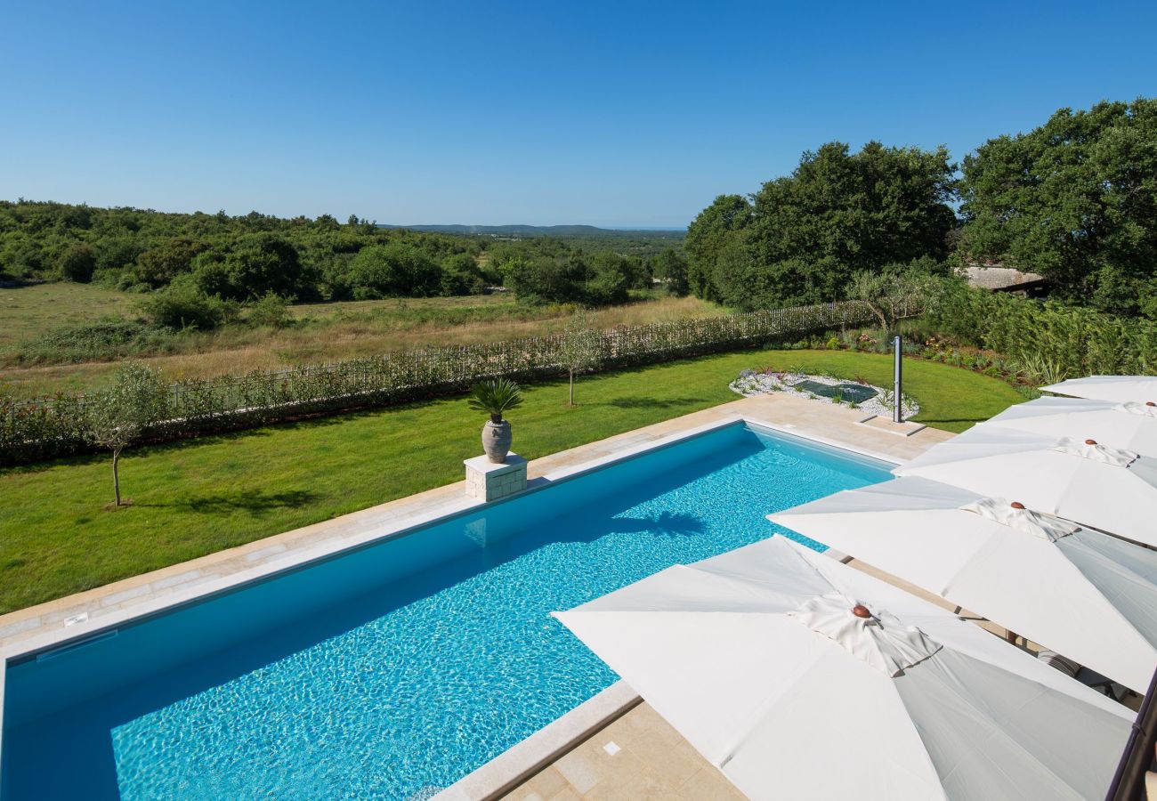 Вилла на Ladici - Villa Nevija u Ladicima for 10 people with sea view & sports complex in Central Istria