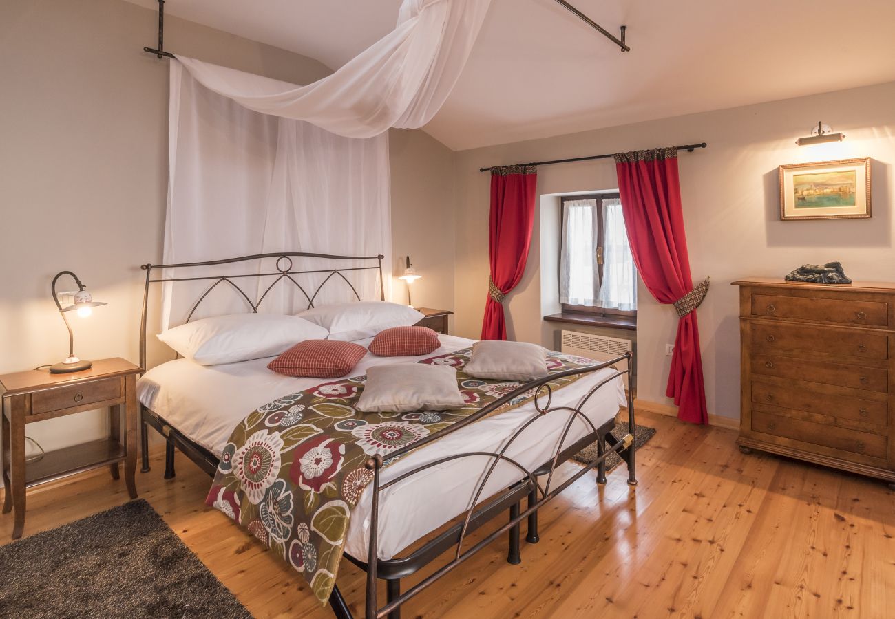 Вилла на Merišce - Residence Monte near Umag for 8+2 people with heated infinity pool & spa